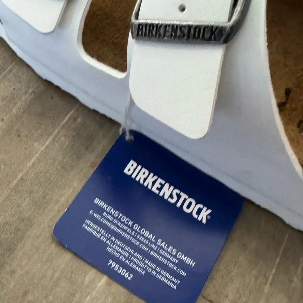 New Birkenstock Arizona sandals in white Women’s size 9 - Picture 8 of 11